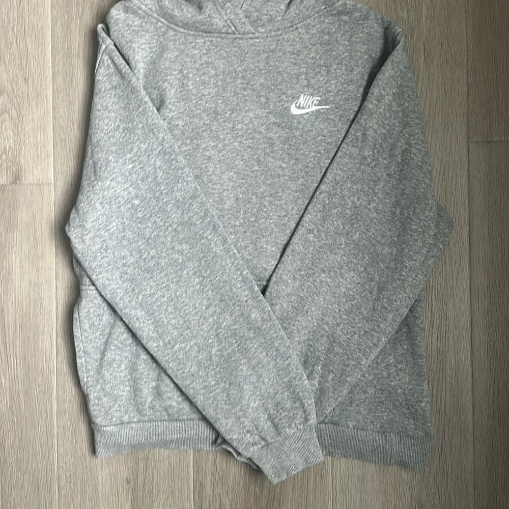 NIKE  Gray Kids Hoodie Youth XL